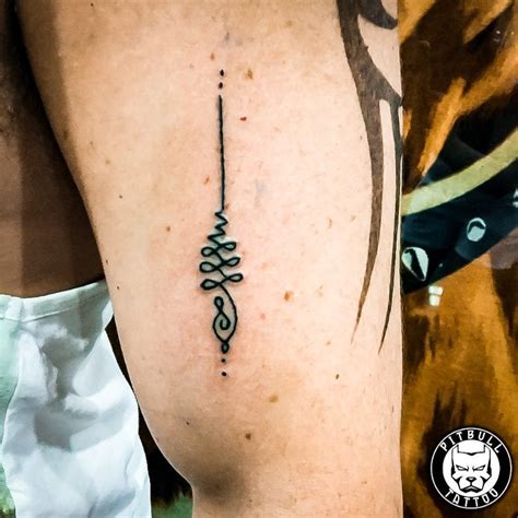 tatuaje de lineas|48 Ideas para Tatuajes de Líneas +Significado • 2024